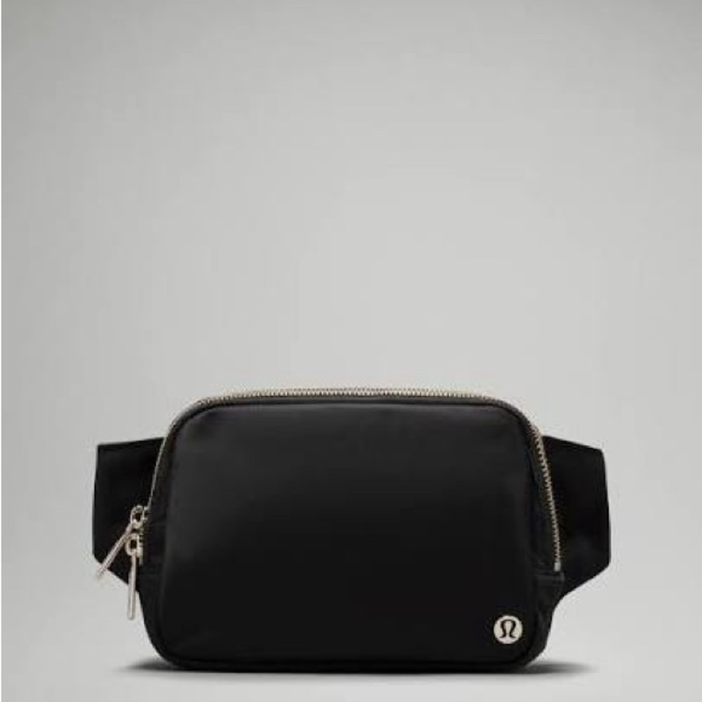 Lululemon Everywhere Belt Bag 2L NWT